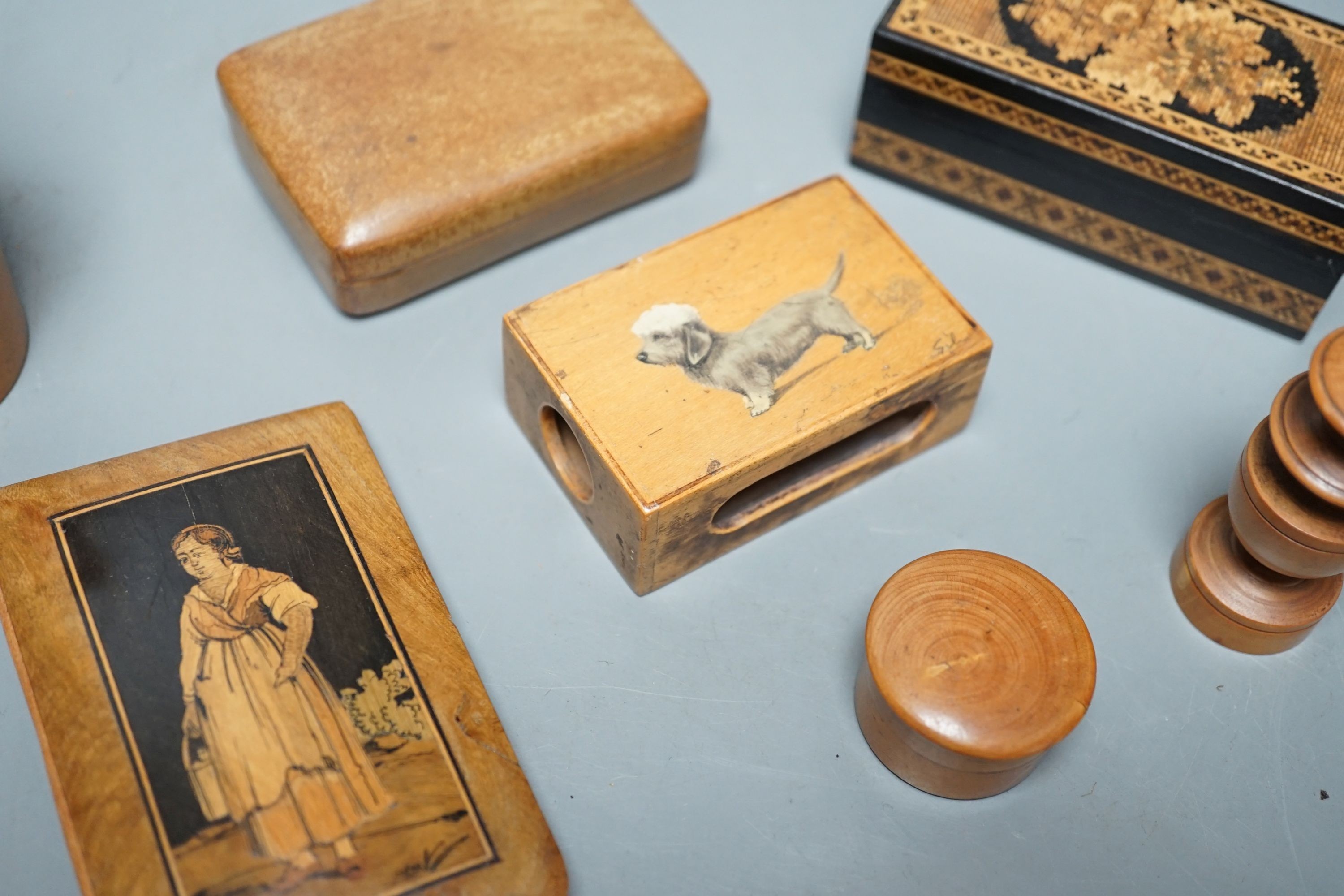 A mixed collection of small treen items and boxes to include a miniature dominos set, a Tunbridge ware ring box, etc.